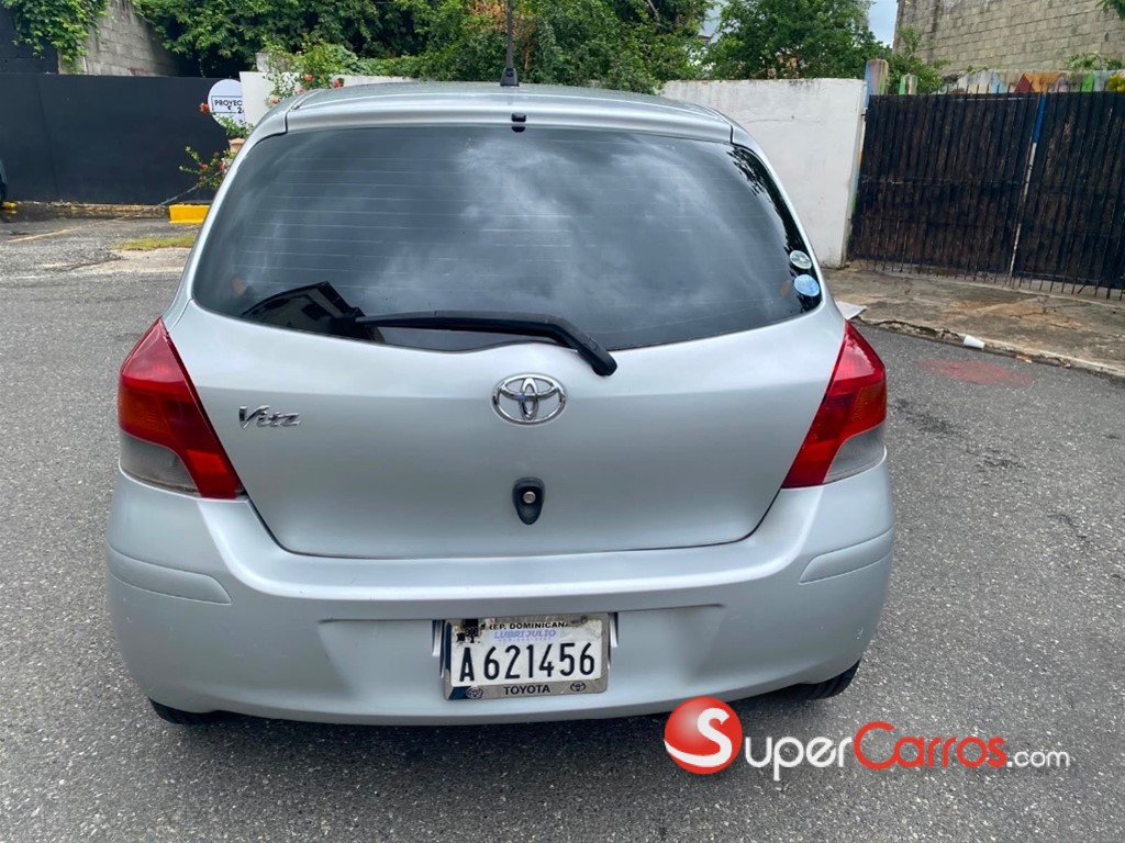 2009 Toyota VITZ — foto 11 / 12