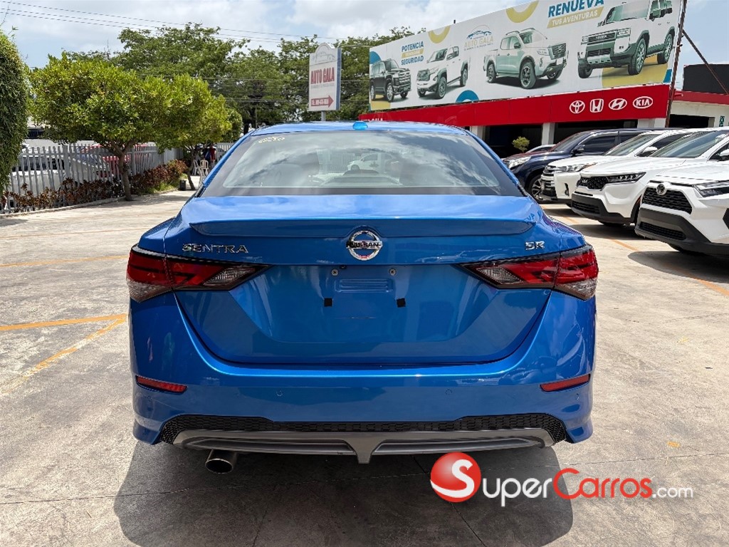 2021 Nissan Sentra SR — foto 5 / 8