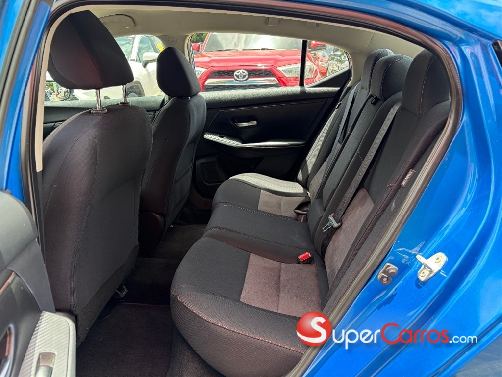 2021 Nissan Sentra SR — foto 7 / 8