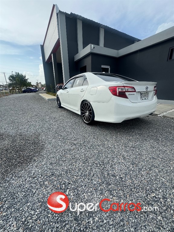 2012 Toyota Camry SE — foto 3 / 9