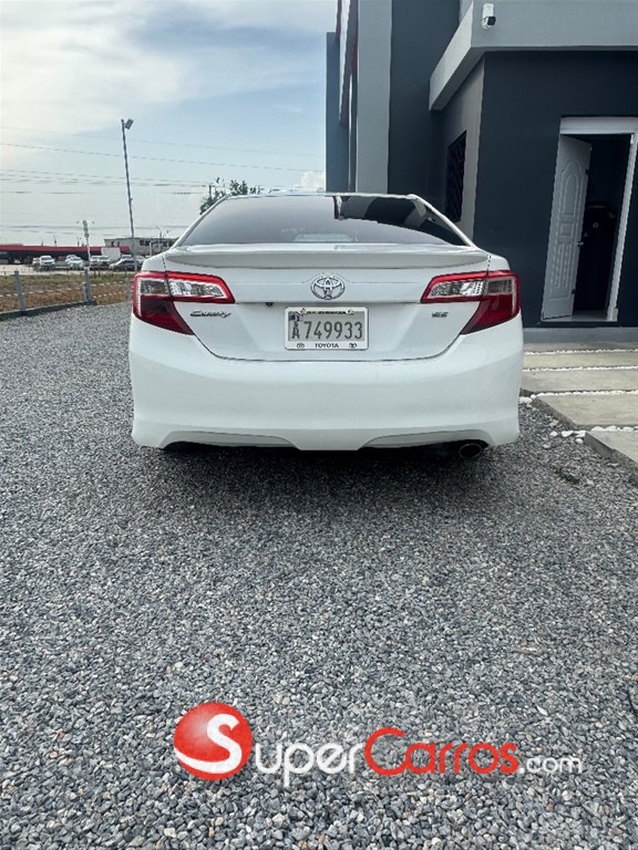 2012 Toyota Camry SE — foto 4 / 9