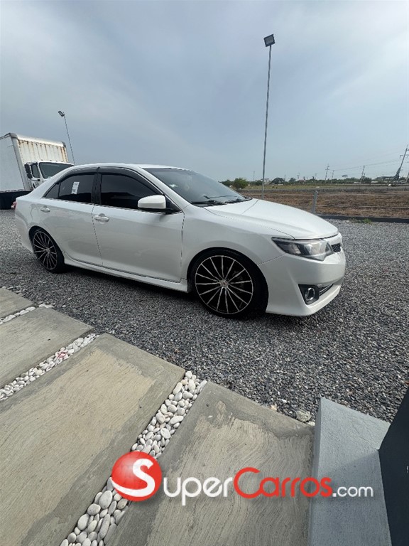 2012 Toyota Camry SE — foto 5 / 9