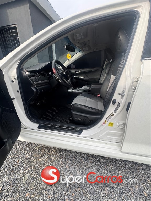 2012 Toyota Camry SE — foto 7 / 9