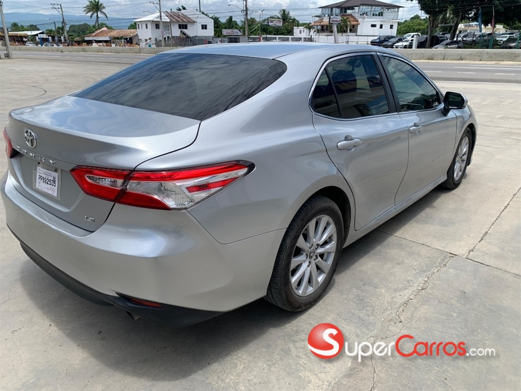 2018 Toyota Camry LE — foto 6 / 7