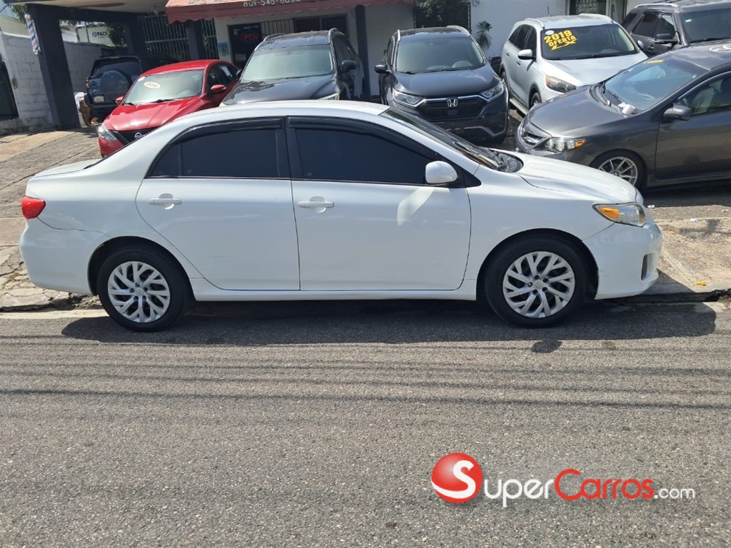 2012 Toyota Corolla LE — foto 2 / 9