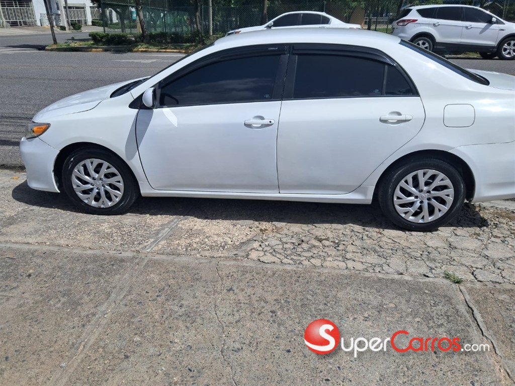 2012 Toyota Corolla LE — foto 4 / 9