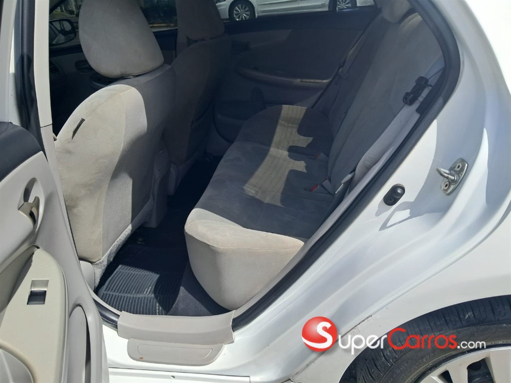 2012 Toyota Corolla LE — foto 8 / 9
