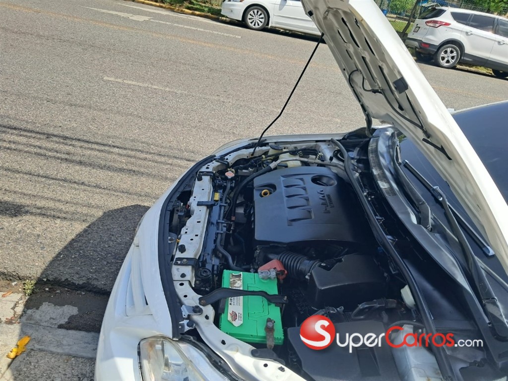 2012 Toyota Corolla LE — foto 9 / 9