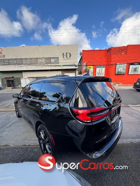 2021 Chrysler Pacifica — foto 4 / 12