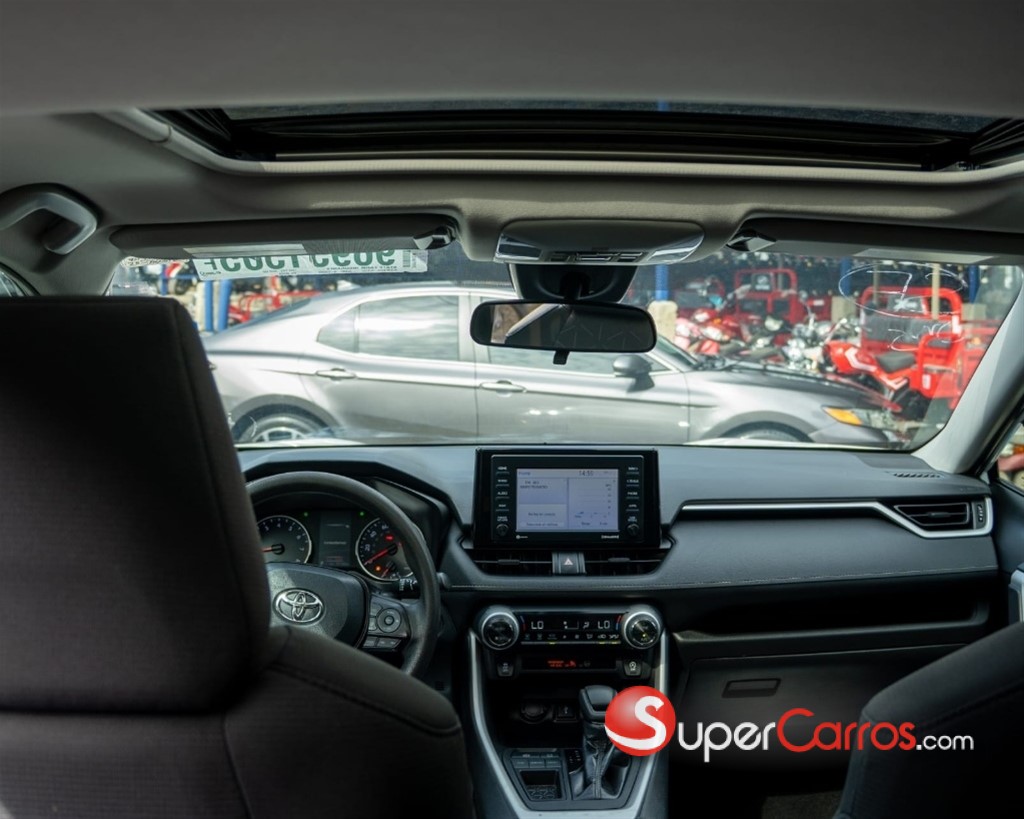 2020 Toyota RAV4 XLE — foto 5 / 8