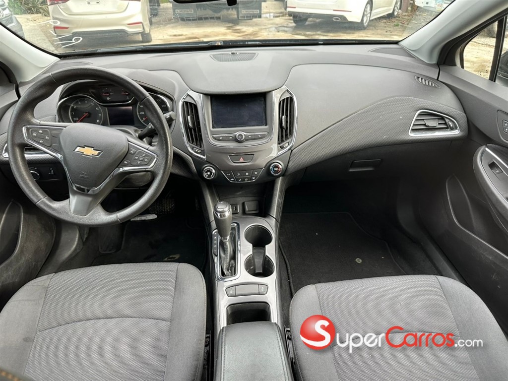 2019 Chevrolet Cruze LS — foto 2 / 12