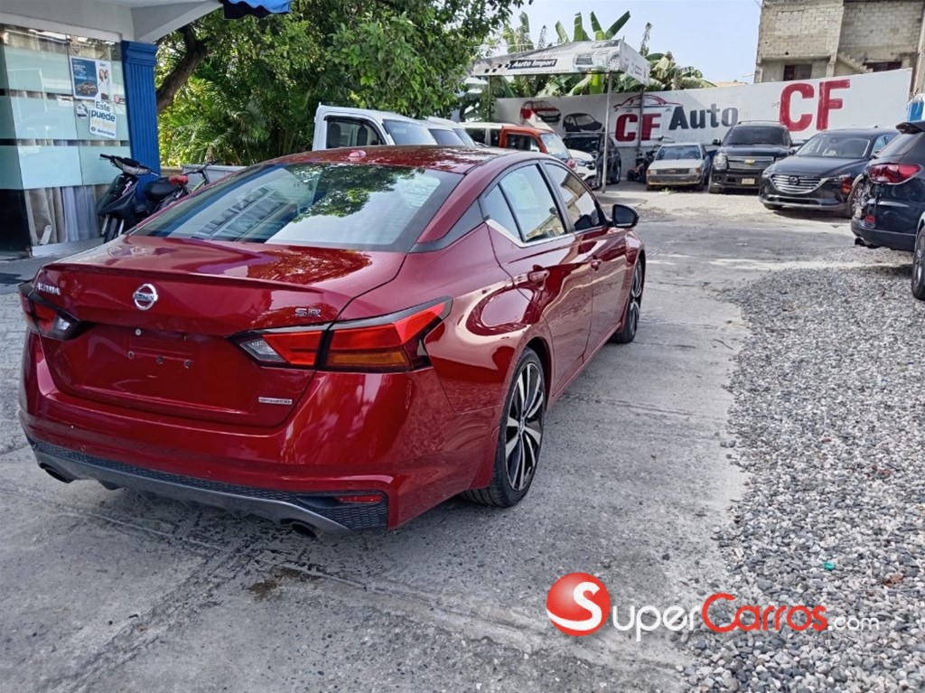 2022 Nissan Altima SR — foto 9 / 11