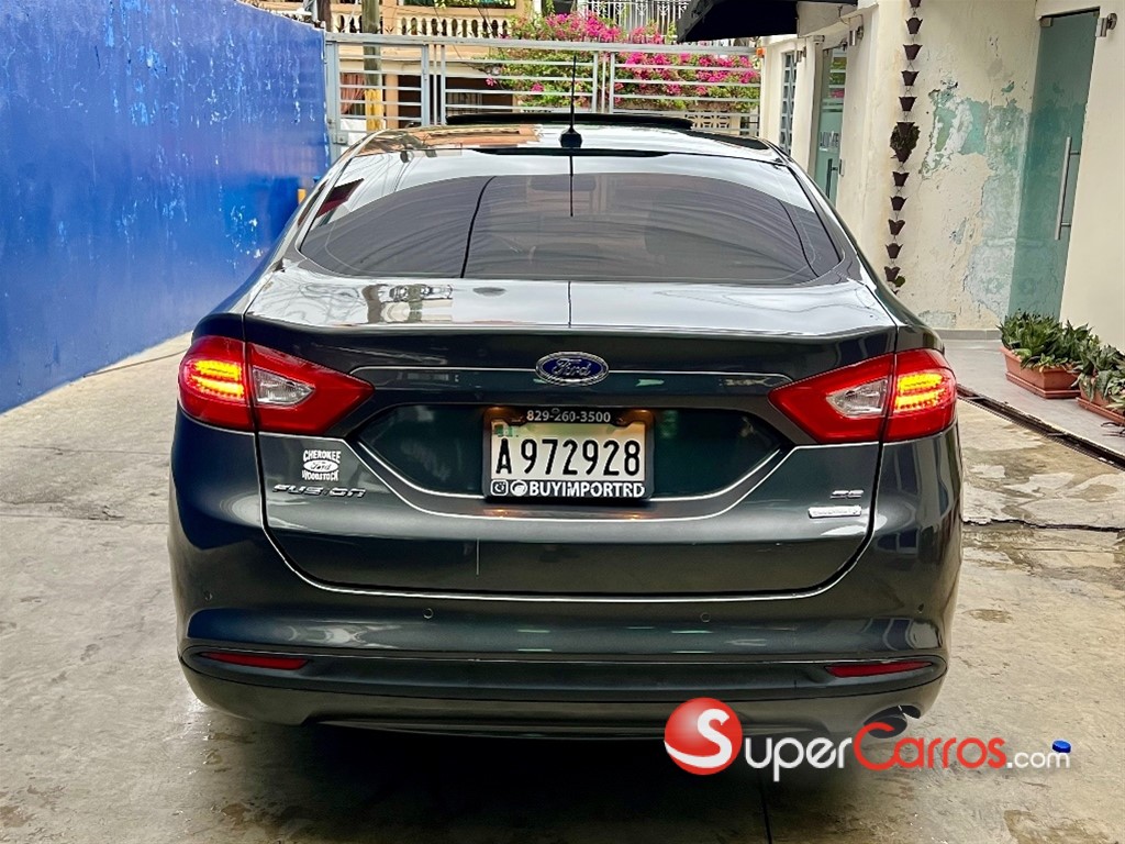 2016 Ford Fusion SE — foto 4 / 9