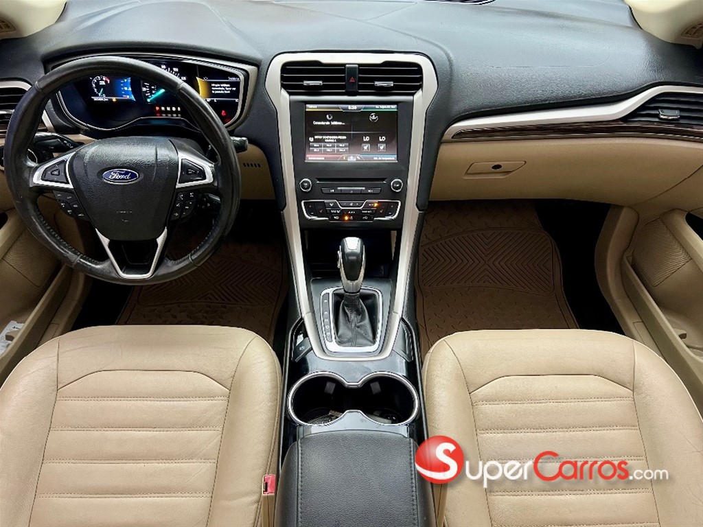 2016 Ford Fusion SE — foto 6 / 9