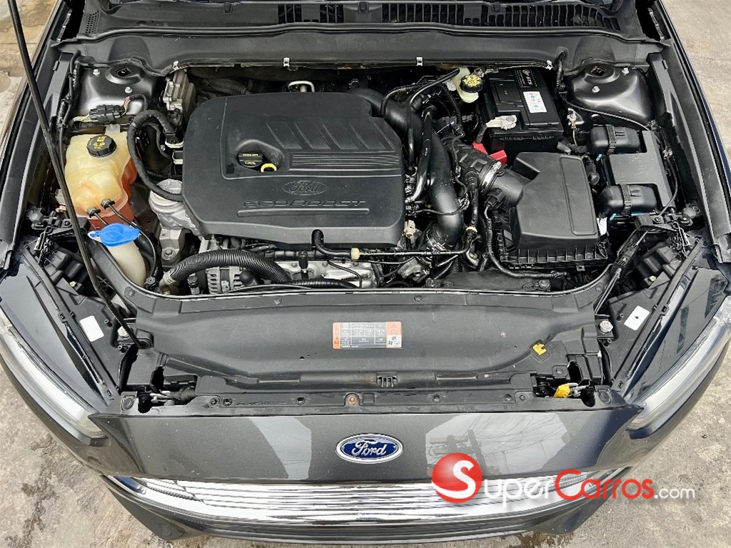 2016 Ford Fusion SE — foto 9 / 9