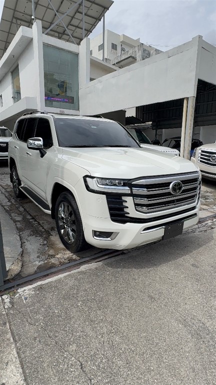 2023 Toyota Land Cruiser 300 VX-R — foto 2 / 11