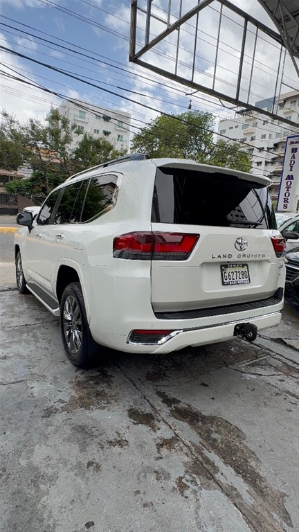 2023 Toyota Land Cruiser 300 VX-R — foto 4 / 11