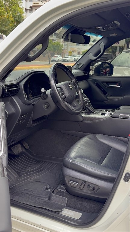 2023 Toyota Land Cruiser 300 VX-R — foto 6 / 11