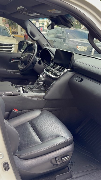 2023 Toyota Land Cruiser 300 VX-R — foto 7 / 11