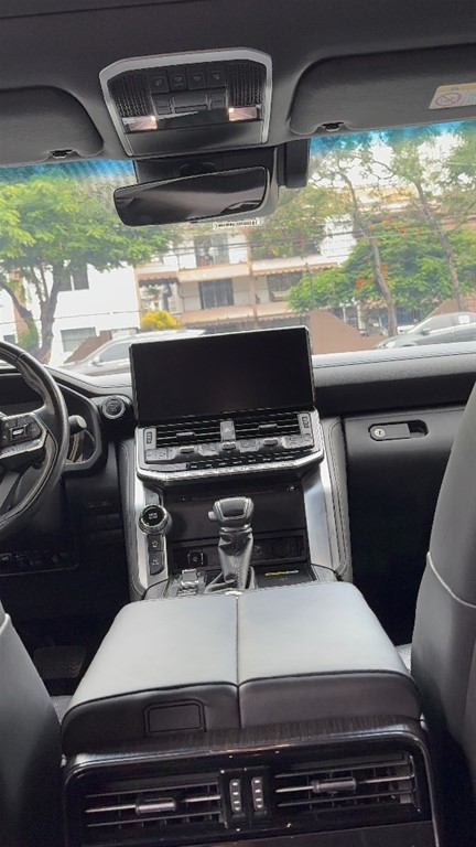 2023 Toyota Land Cruiser 300 VX-R — foto 10 / 11