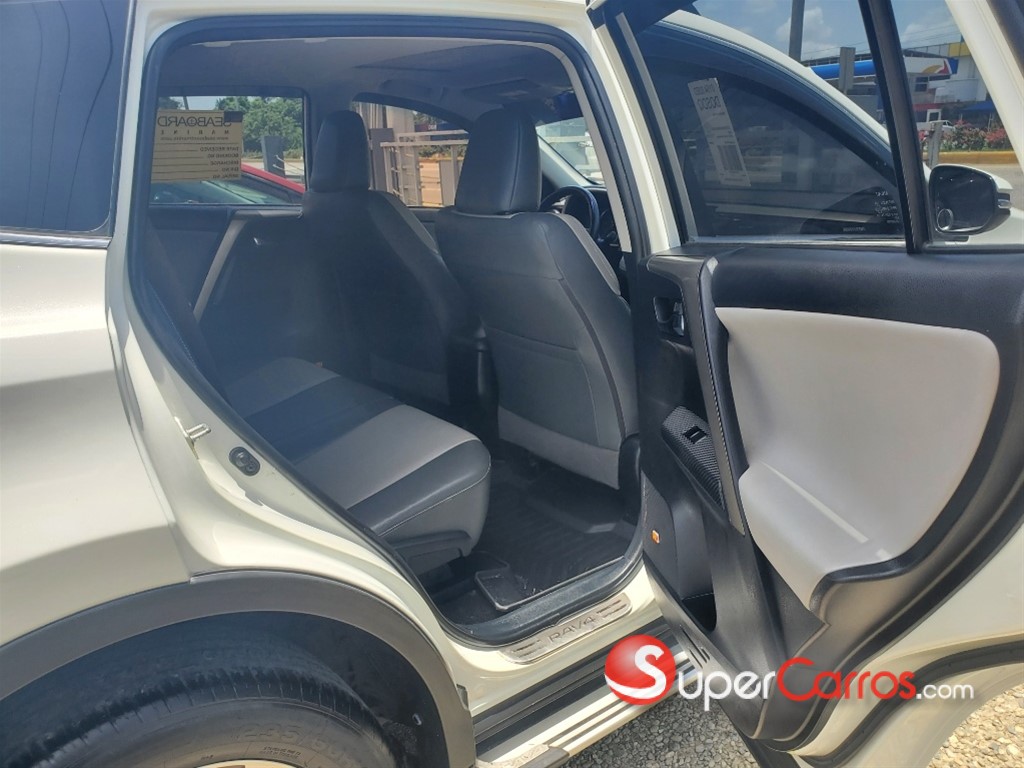 2015 Toyota RAV4 Limited — foto 6 / 12