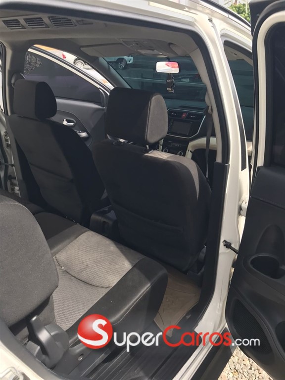 2019 Toyota Rush — foto 7 / 9