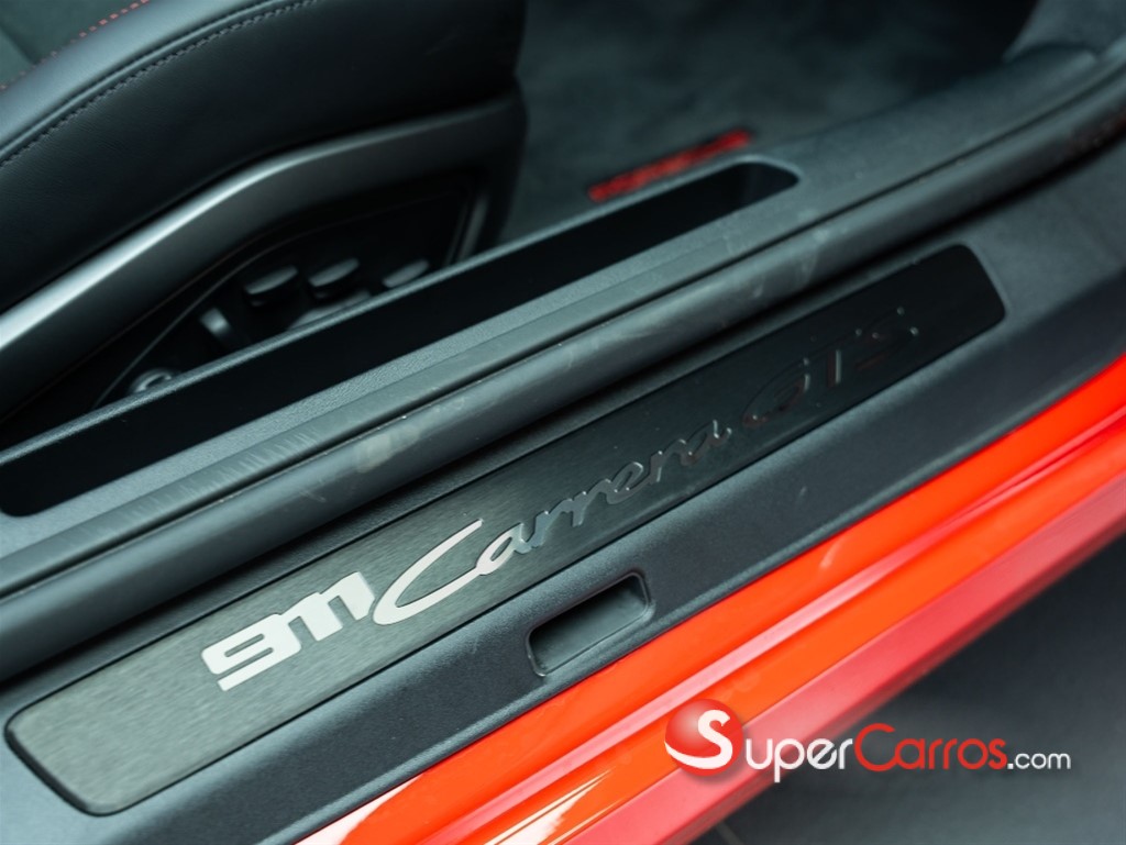 2026 Porsche 911 Carrera GTS — foto 2 / 12