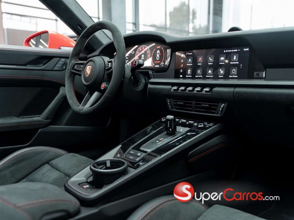 2026 Porsche 911 Carrera GTS — foto 4 / 12