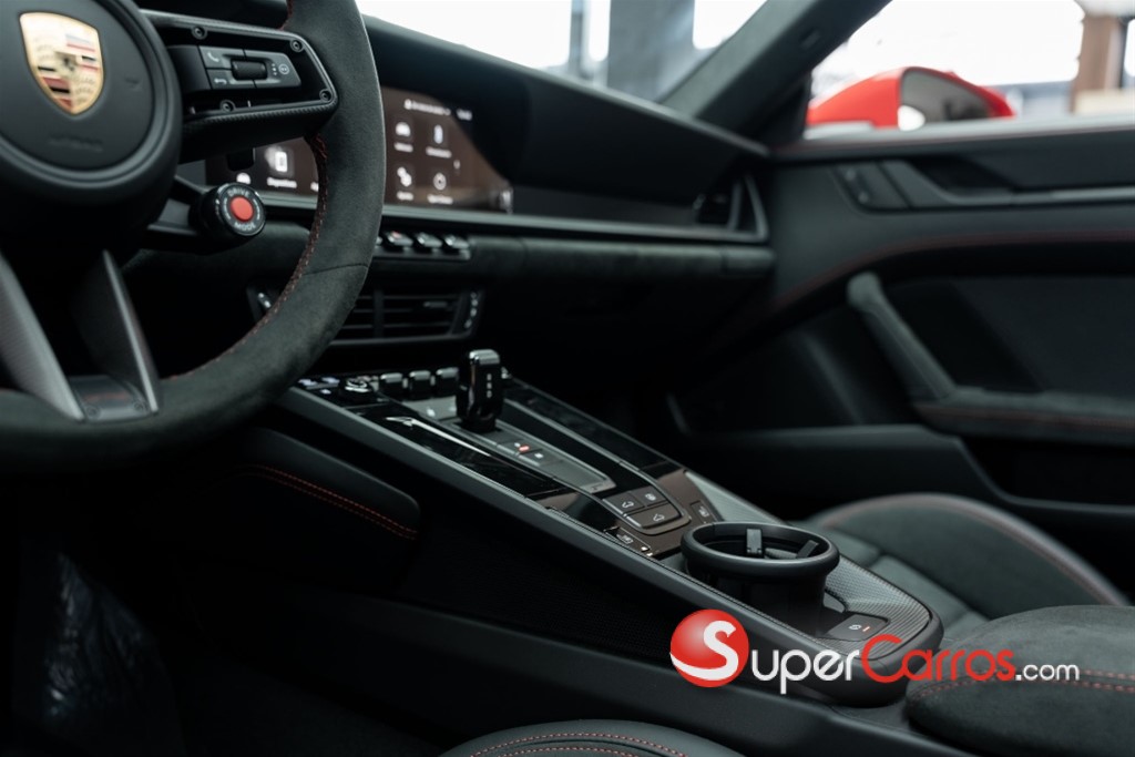 2026 Porsche 911 Carrera GTS — foto 5 / 12