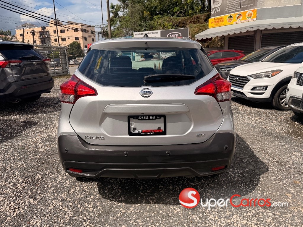 2020 Nissan Kicks SV — foto 5 / 12