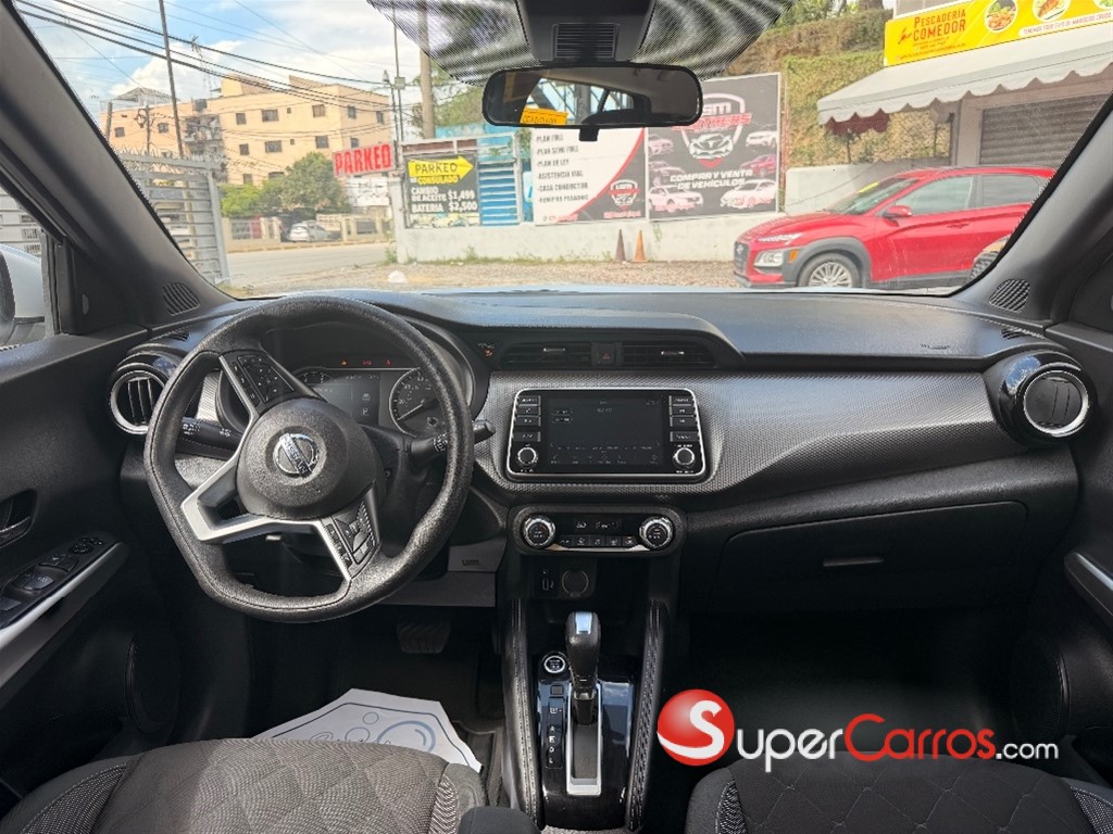 2020 Nissan Kicks SV — foto 8 / 12