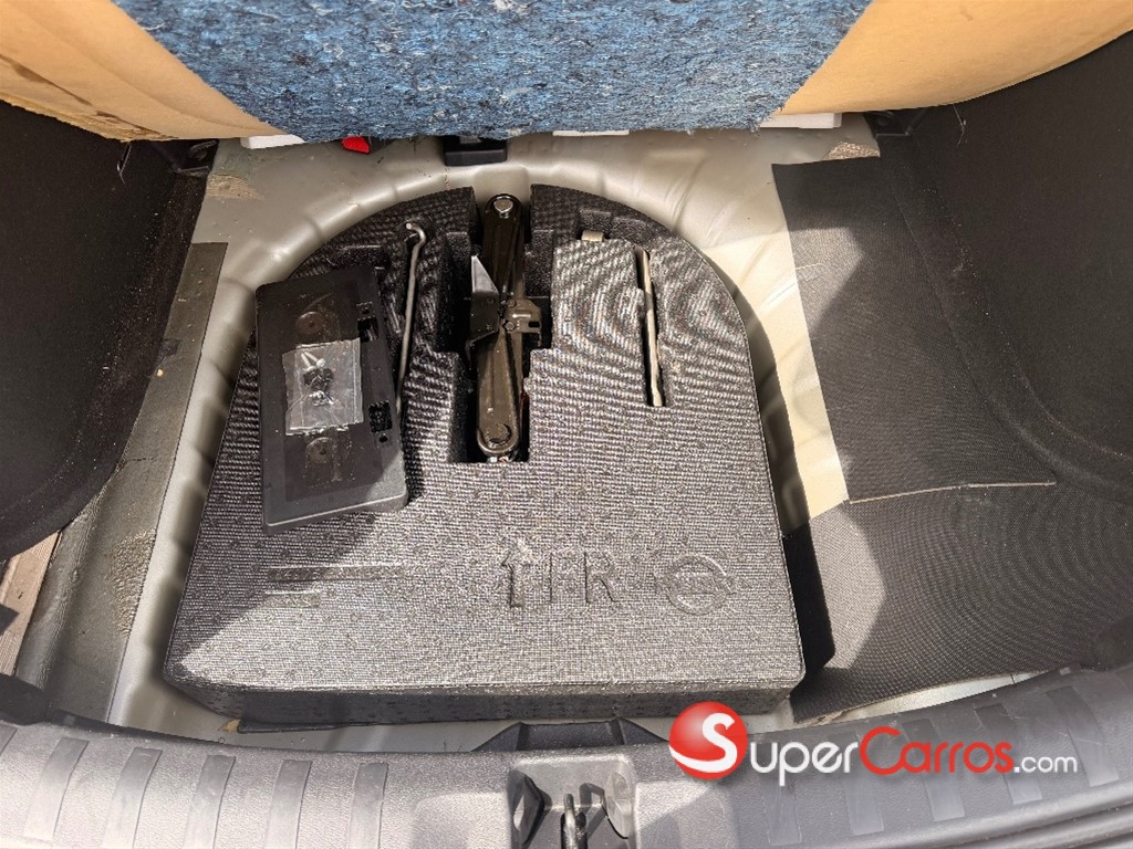 2020 Nissan Kicks SV — foto 11 / 12