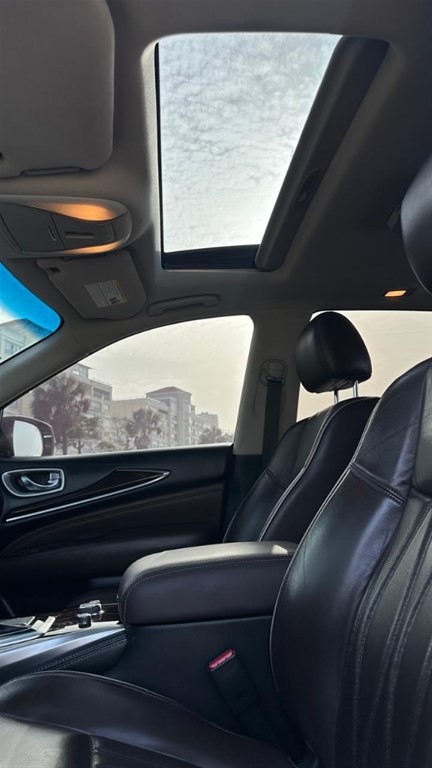 2017 Infiniti QX-60 — foto 9 / 12