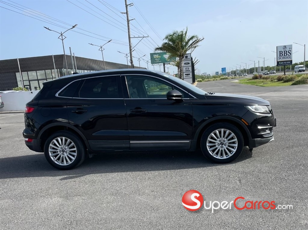 2019 Lincoln Mark — foto 2 / 10