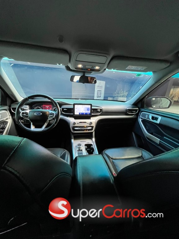 2022 Ford Explorer XLT — foto 8 / 10