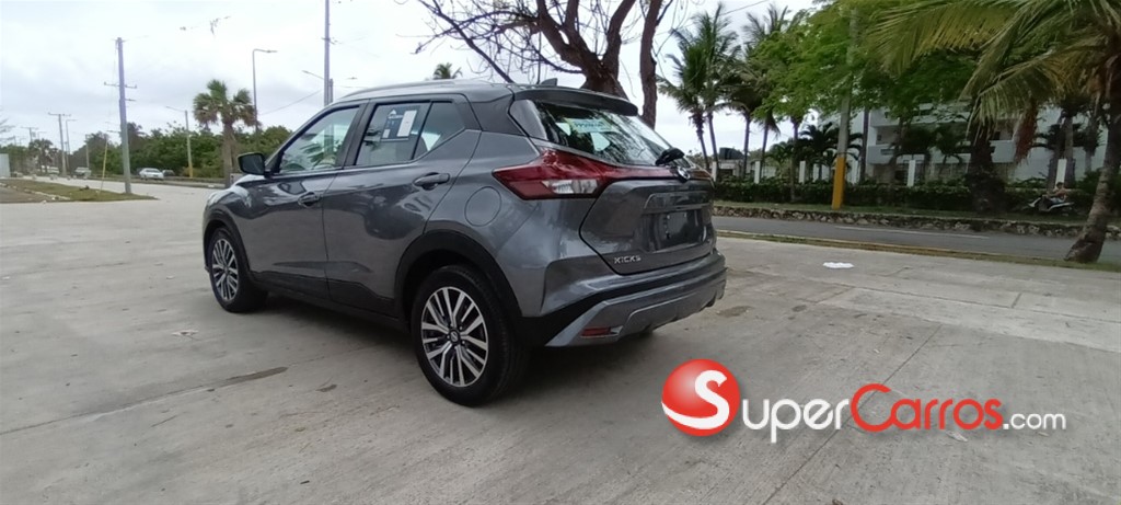 2021 Nissan Kicks SV — foto 6 / 12