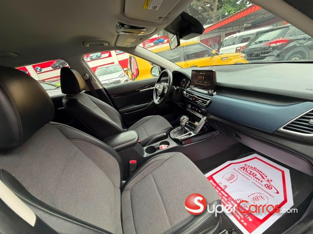 2022 Kia Seltos — foto 8 / 9