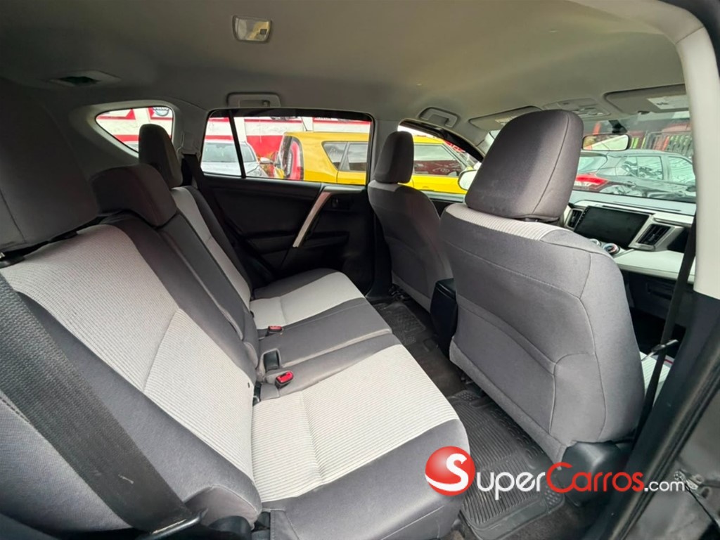 2015 Toyota RAV4 — foto 4 / 7