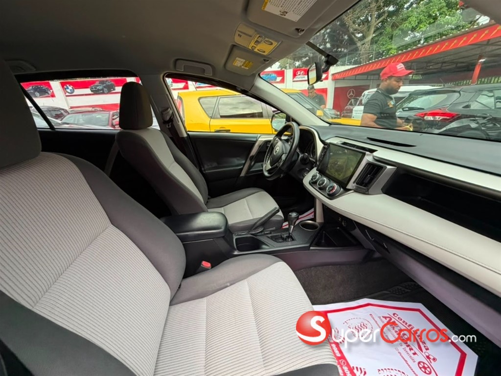 2015 Toyota RAV4 — foto 7 / 7