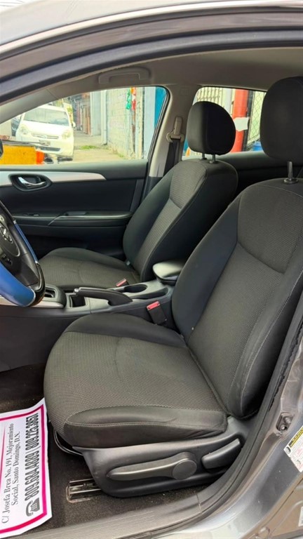 2019 Nissan Sentra SV — foto 7 / 10