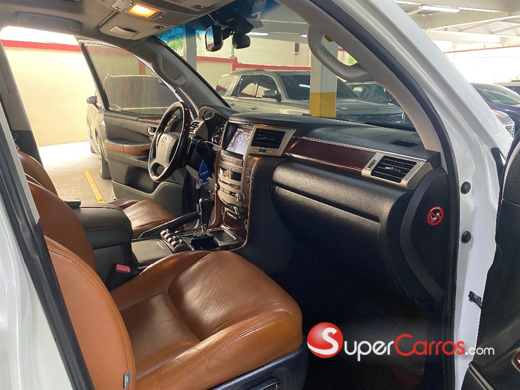 2015 Lexus LX 570 — foto 9 / 12