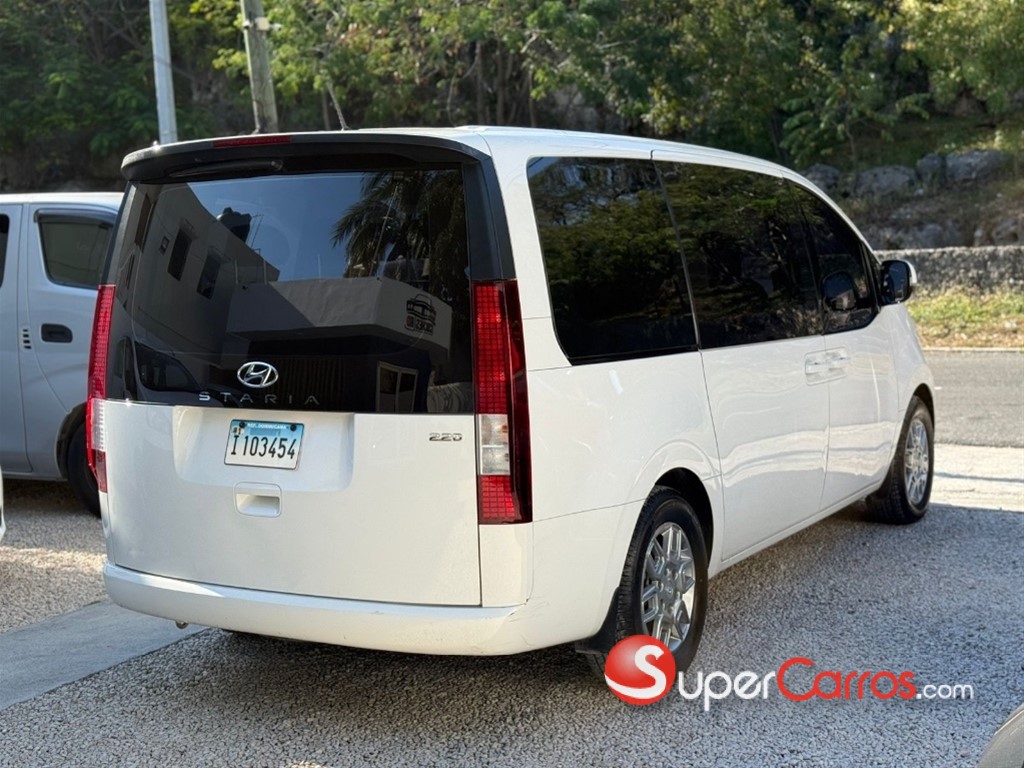 2022 Hyundai Staria — foto 8 / 10
