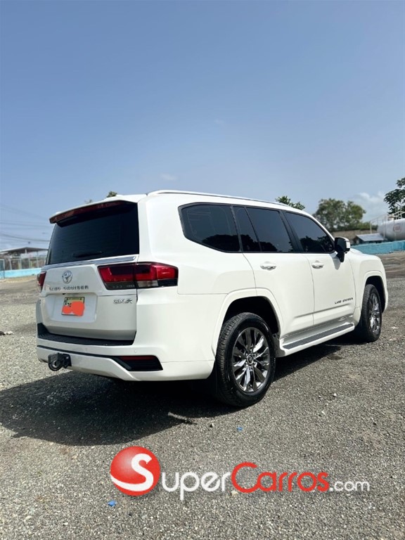 2025 Toyota Land Cruiser 300 GXR — foto 4 / 8