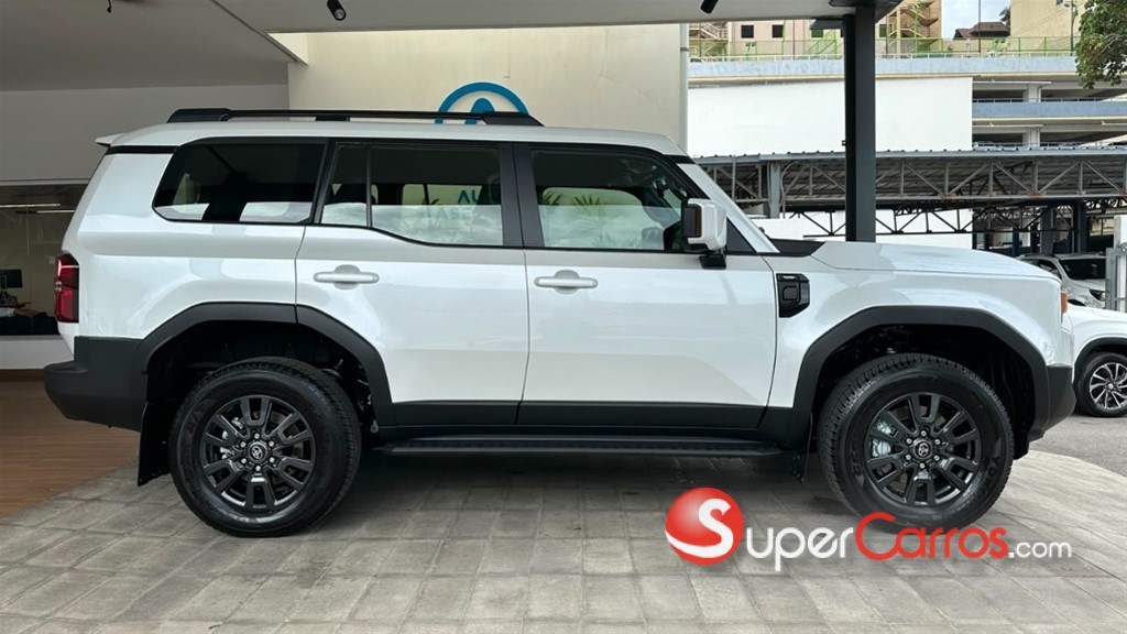 2027 Toyota Land Cruiser Prado All Rounder 02 — foto 2 / 9