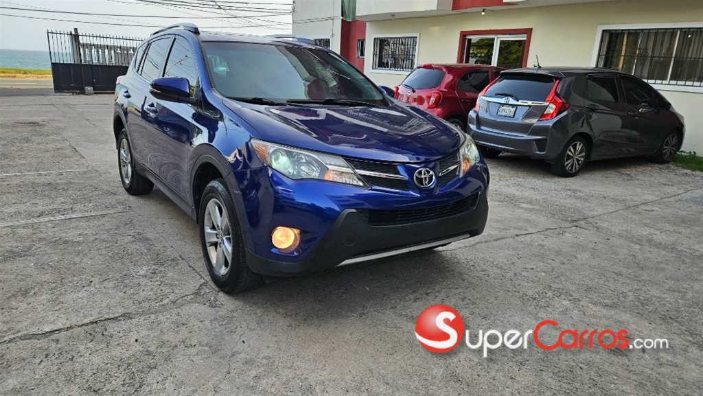 2015 Toyota RAV4 XLE — foto 4 / 12