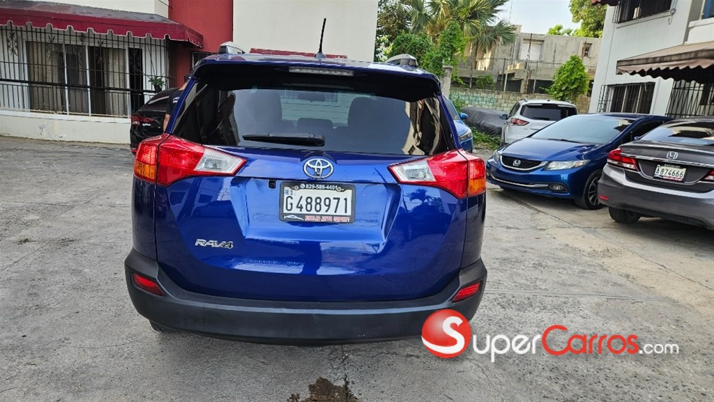 2015 Toyota RAV4 XLE — foto 6 / 12