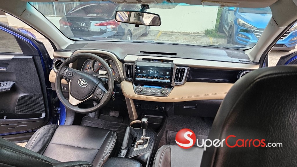 2015 Toyota RAV4 XLE — foto 10 / 12