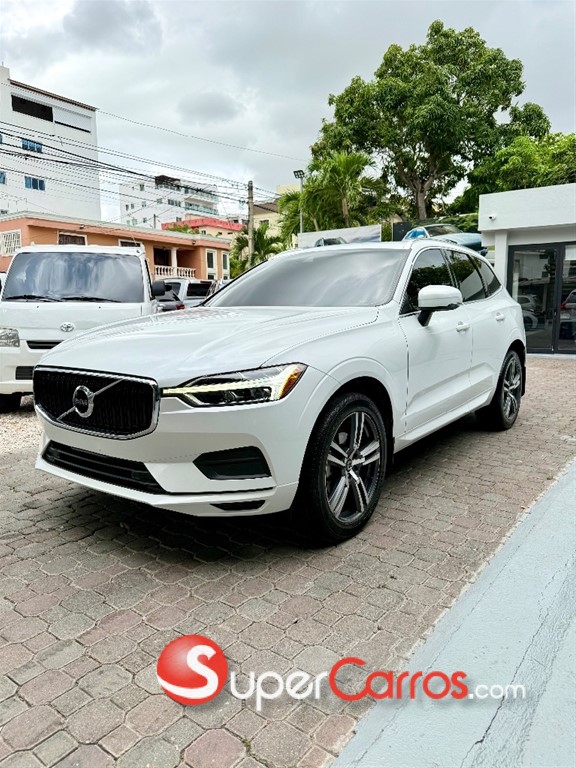 2020 Volvo XC60 Momentum T5