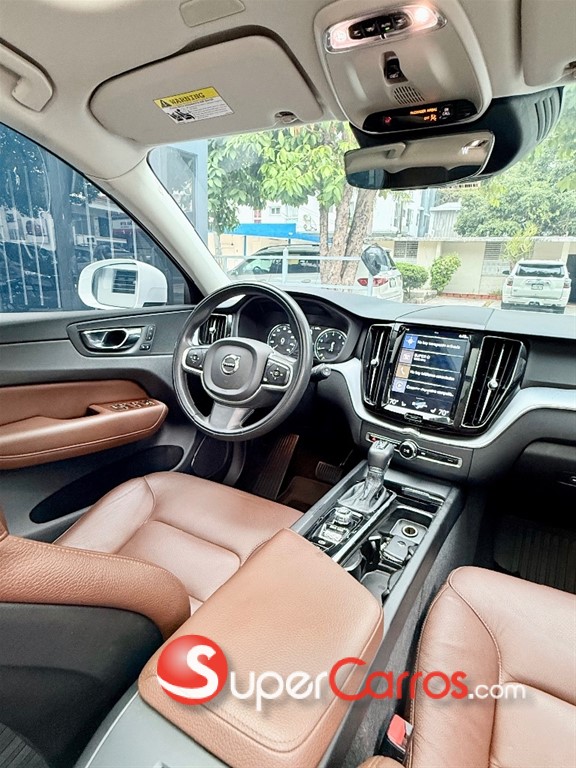 2020 Volvo XC60 Momentum T5 — foto 7 / 11