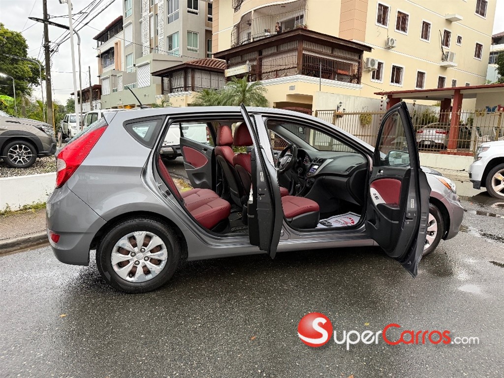 2015 Hyundai Accent — foto 3 / 12